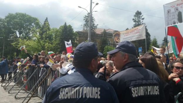 Парадът, папата  и аз – полицаят!